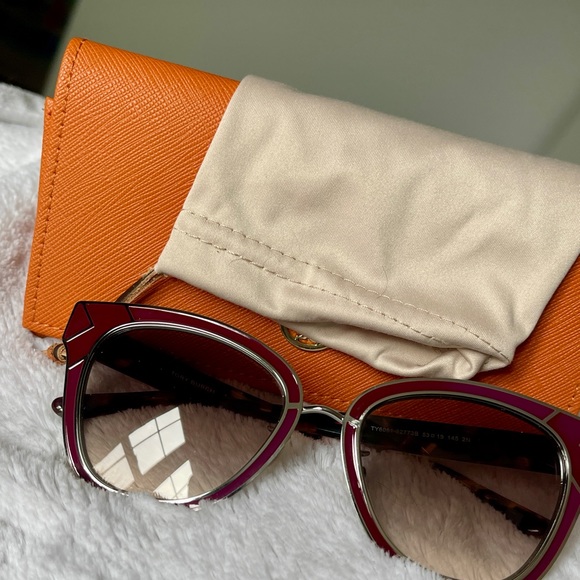Tory Burch Burgundy sunglasses - Picture 3 of 5
